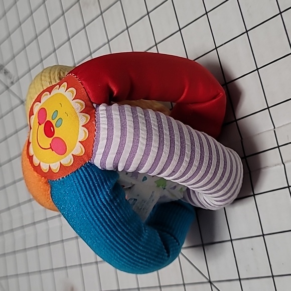 1985 Playskool Baby Touch Ems Clutch Ball w/ Rattle 3-18 Months Gently Preloved - Picture 7 of 7